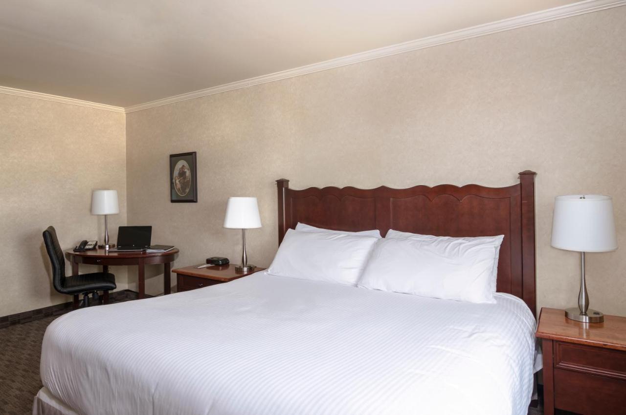 Mount Peyton Resort & Conference Centre (Adults Only) Grand Falls Windsor Bagian luar foto