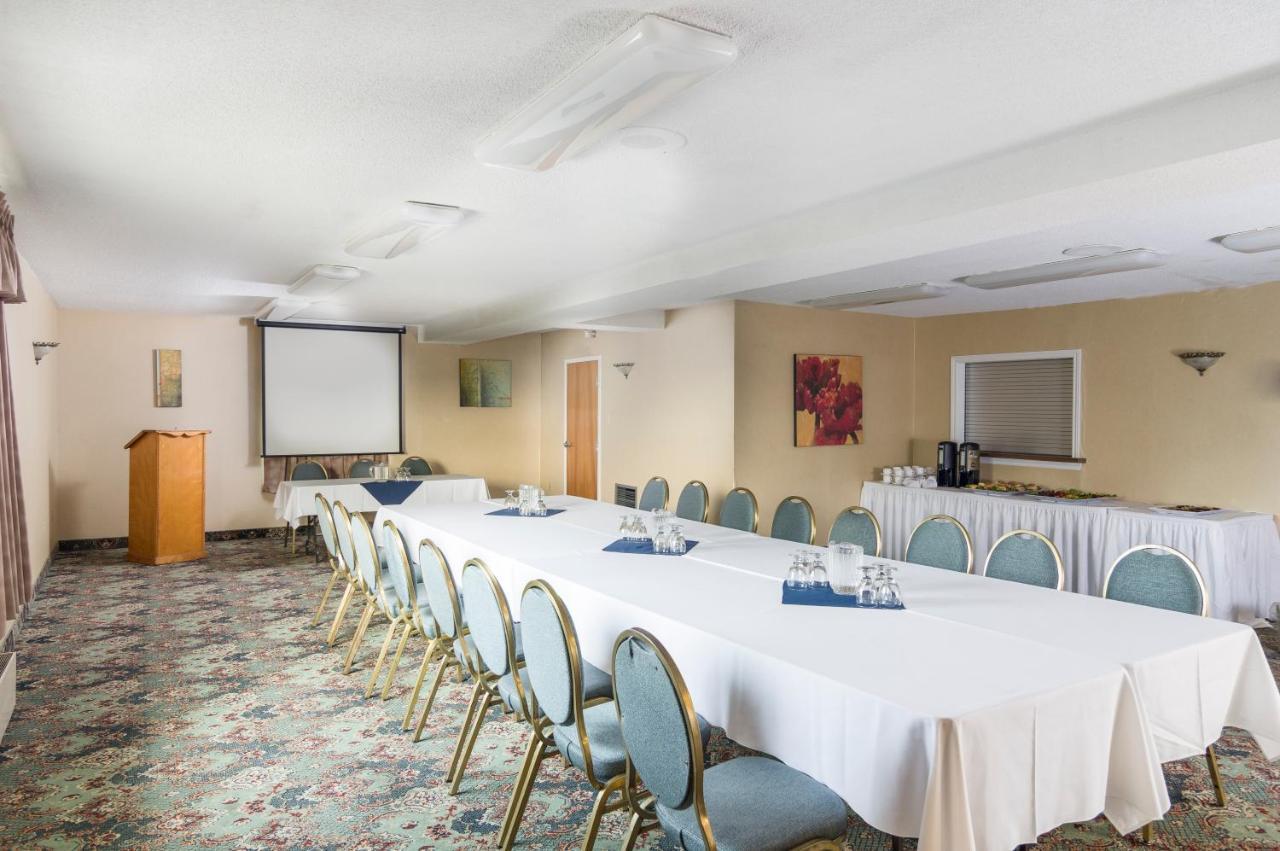 Mount Peyton Resort & Conference Centre (Adults Only) Grand Falls Windsor Bagian luar foto