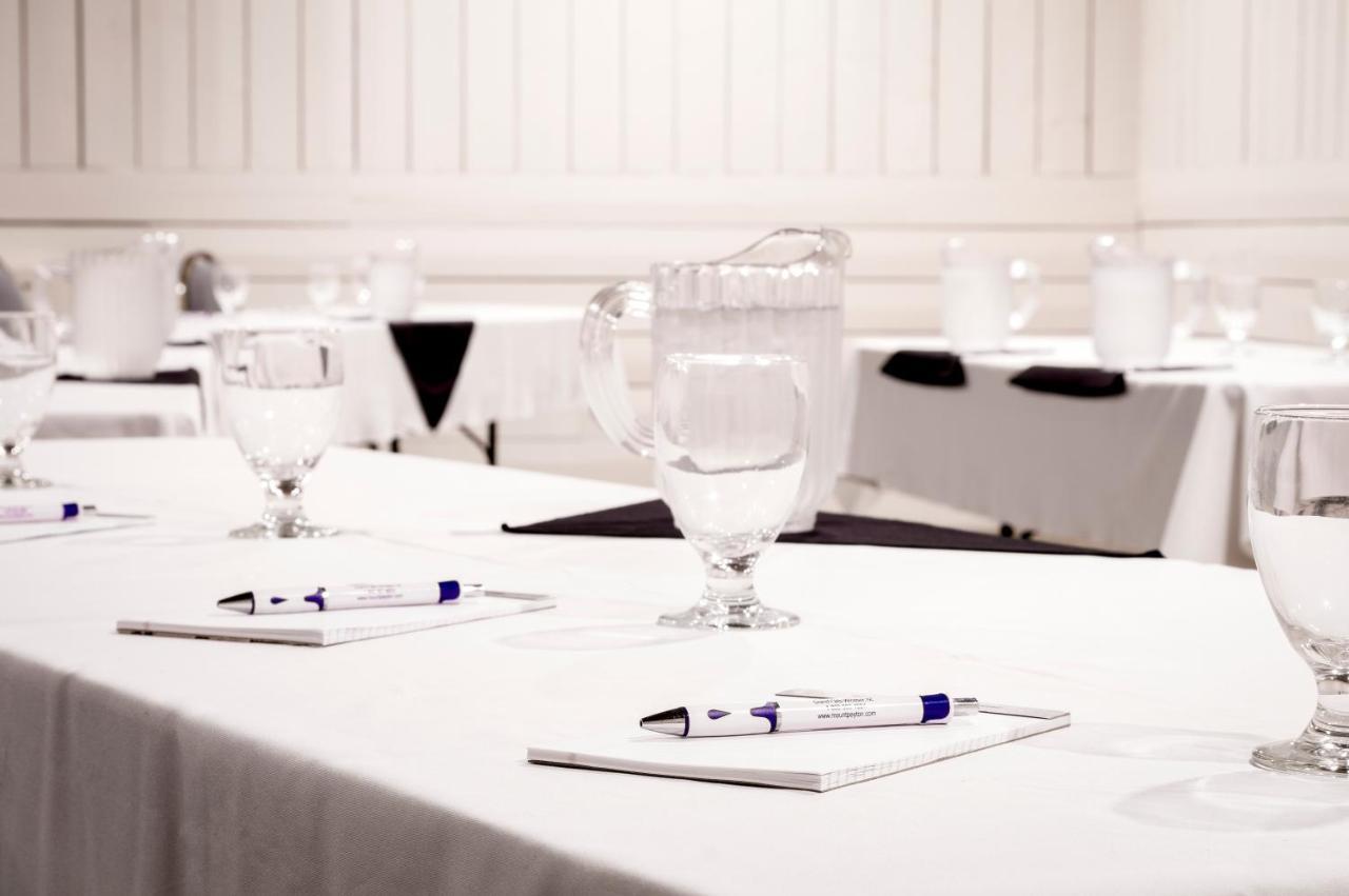 Mount Peyton Resort & Conference Centre (Adults Only) Grand Falls Windsor Bagian luar foto